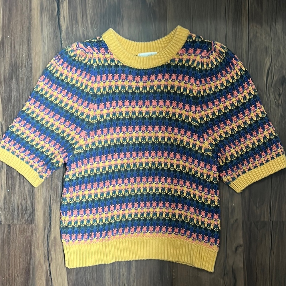 FLASH SALE: Universal Thread sweater knit top, size medium